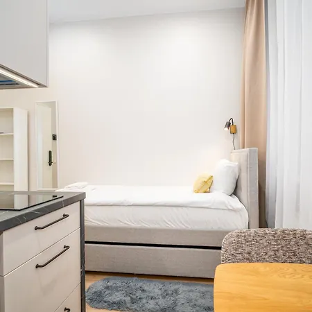 Airport-bus - 13 North - 3 Apartman Tallinn