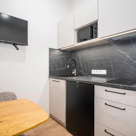 Airport-bus - 13 North - 3