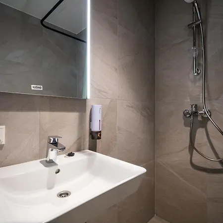 Apartman Airport-bus - 13 North - 3 *