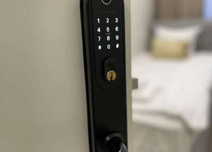 Airport-bus - 13 North - 3