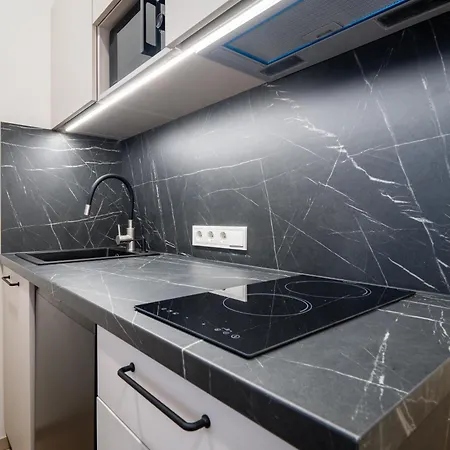 Airport-bus - 13 North - 3 * تالين